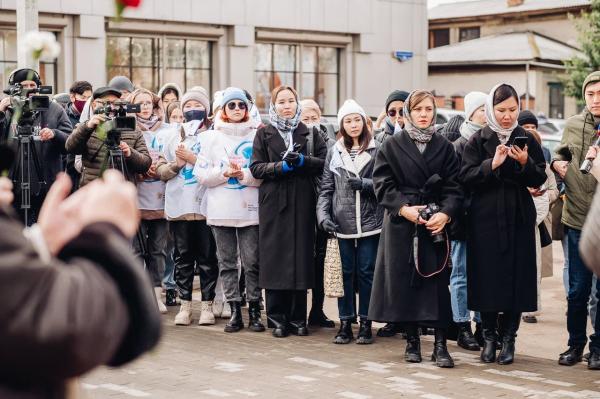 В Улан-Удэ открыли памятник врачам, погибшим от COVID-19