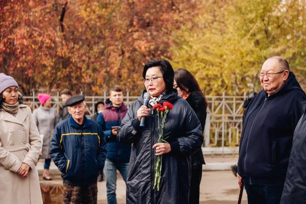 В Улан-Удэ открыли памятник врачам, погибшим от COVID-19