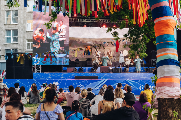 Бурятская юрта открыта для гостей фестиваля «Душа России» на ПМЭФ 