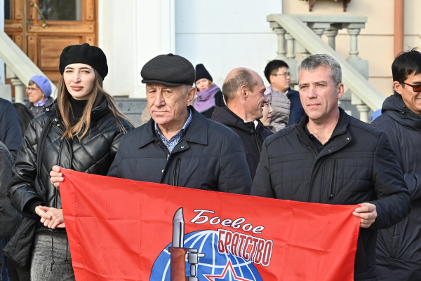 Митинг-концерт в честь присоединения ЛНР, ДНР, Херсонской и Запорожской областей к России состоялся в Улан-Удэ   