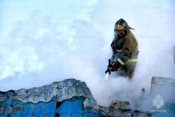 За минувшие выходные огнеборцы ликвидировали 13 пожаров 