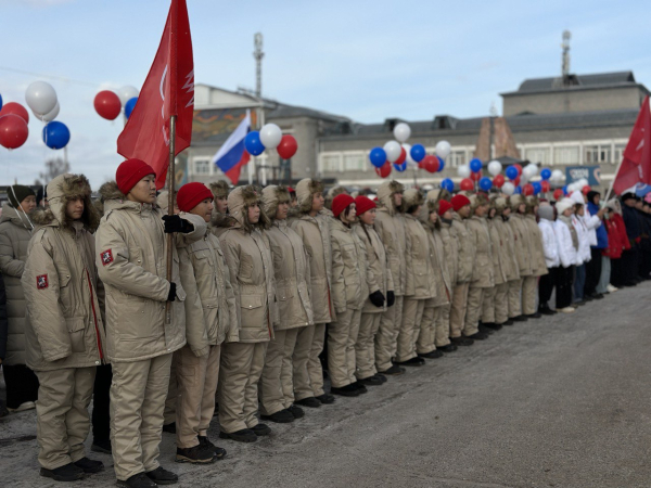 Герою России Виталию Сукуеву открыли памятник в родном Джидинском районе